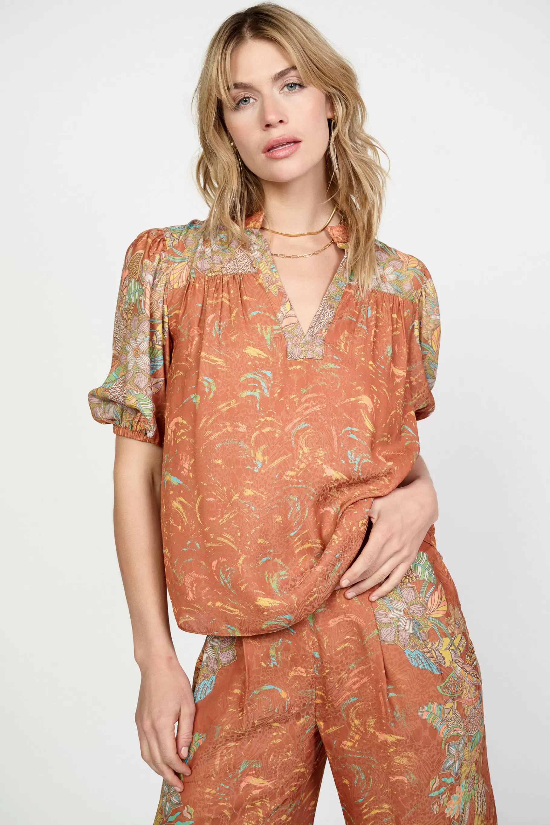 Current Air Short Sleeve Tops>Border Print Retro Floral Blouse BROWNMLT
