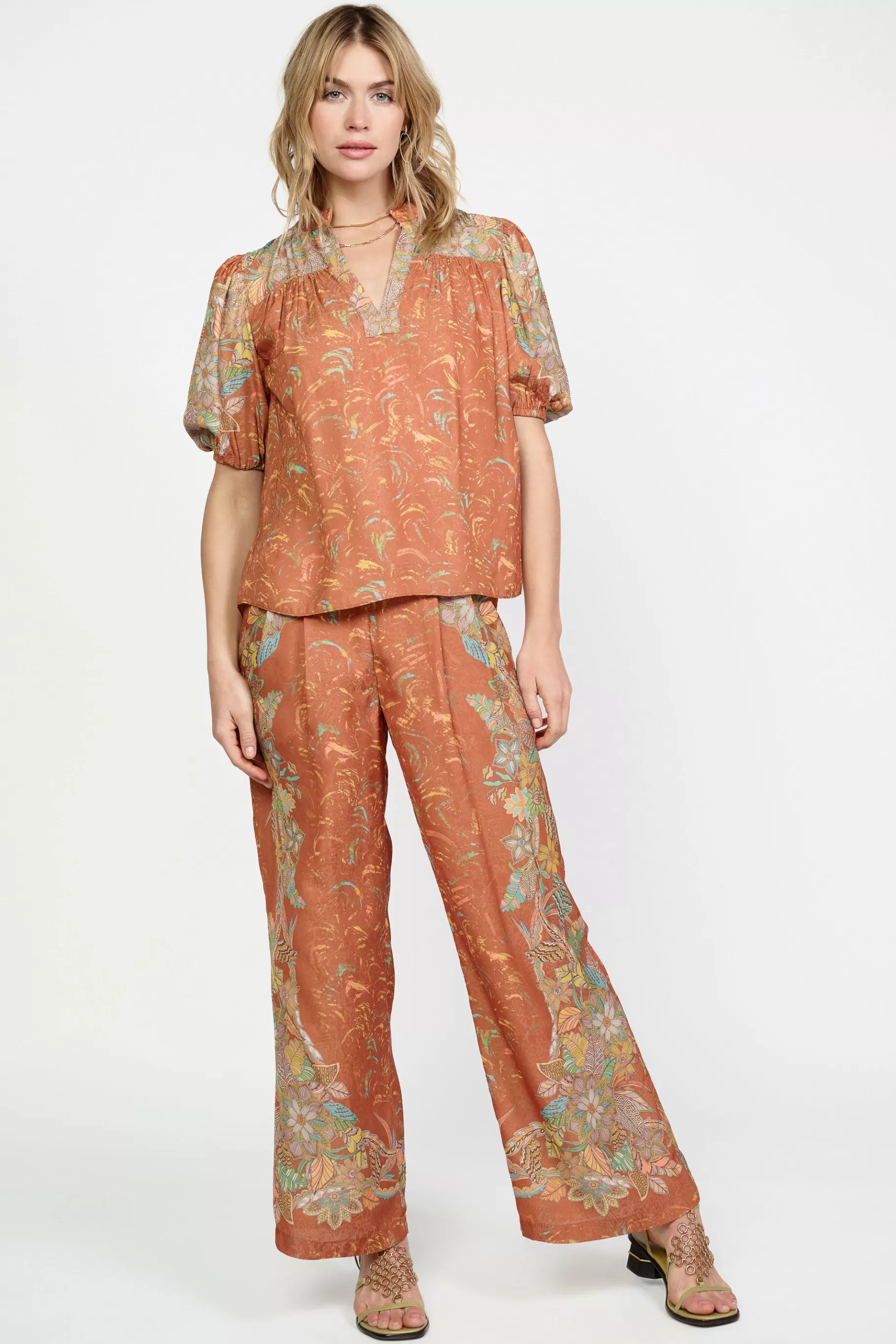 Current Air Short Sleeve Tops>Border Print Retro Floral Blouse BROWNMLT