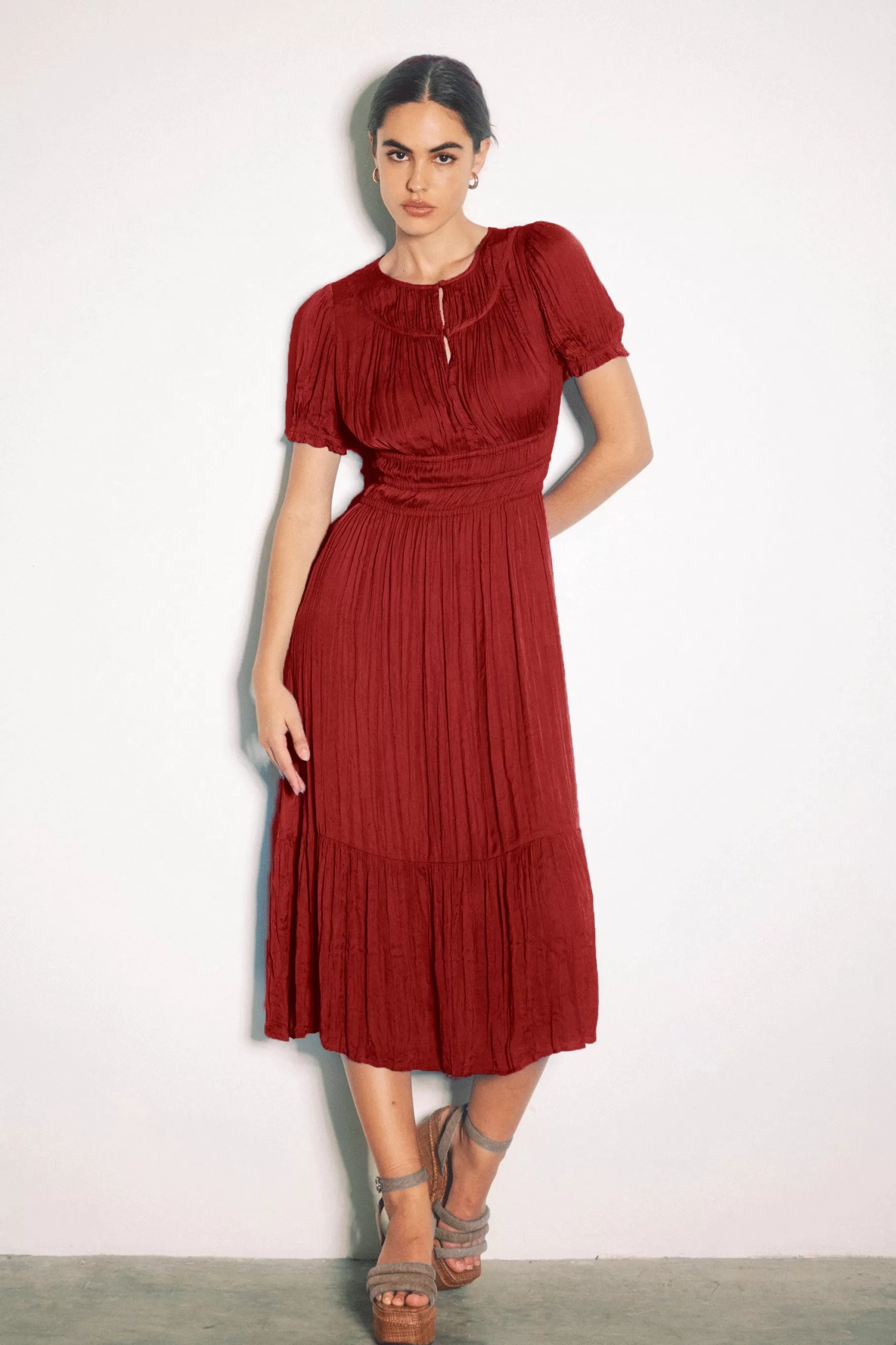 Current Air Midi Dresses>Brooklyn Pleated Midi Dress RED