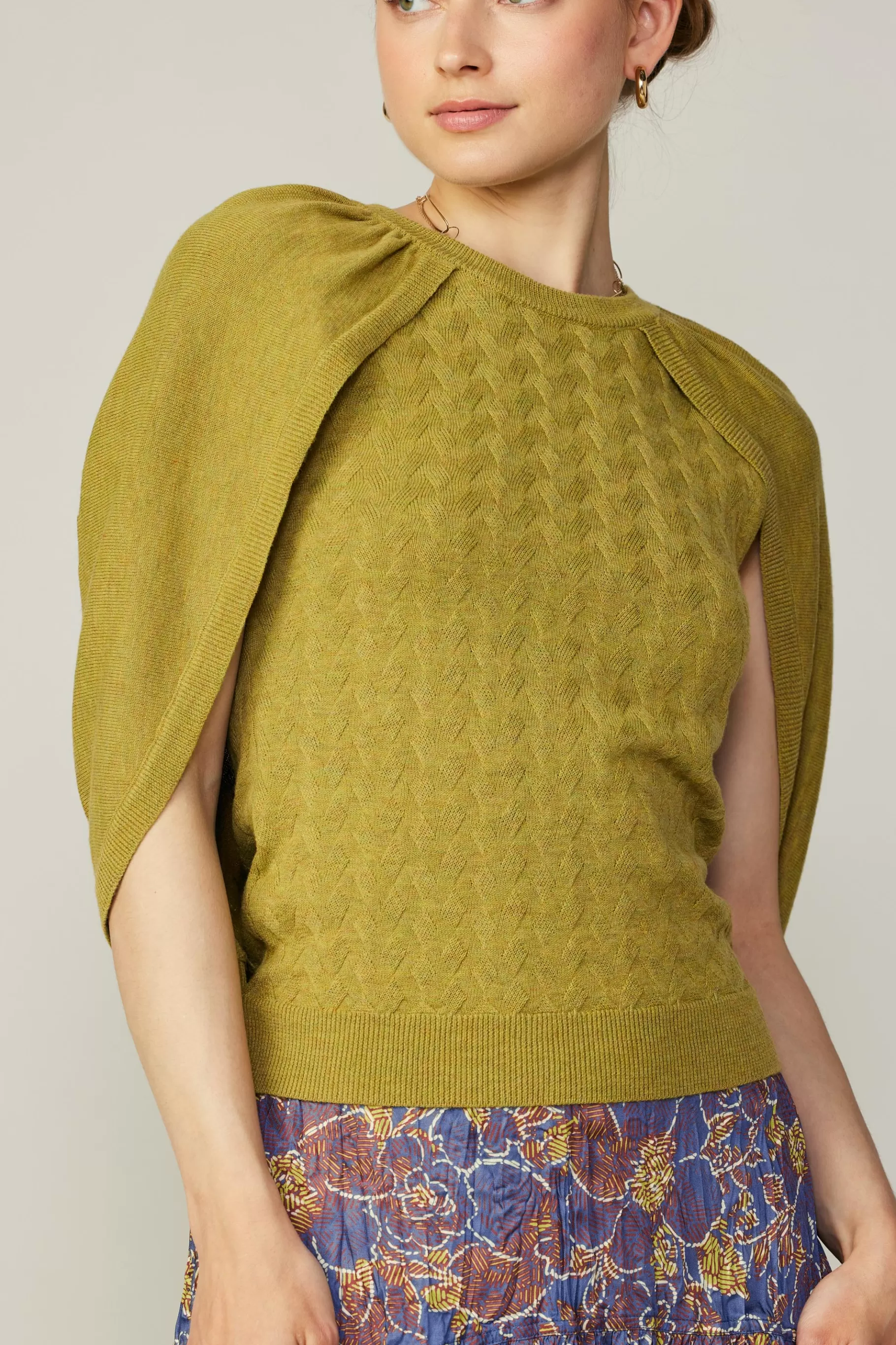 Current Air Sweaters>Cape Layered Sweater Top OLIVEMUSTARD
