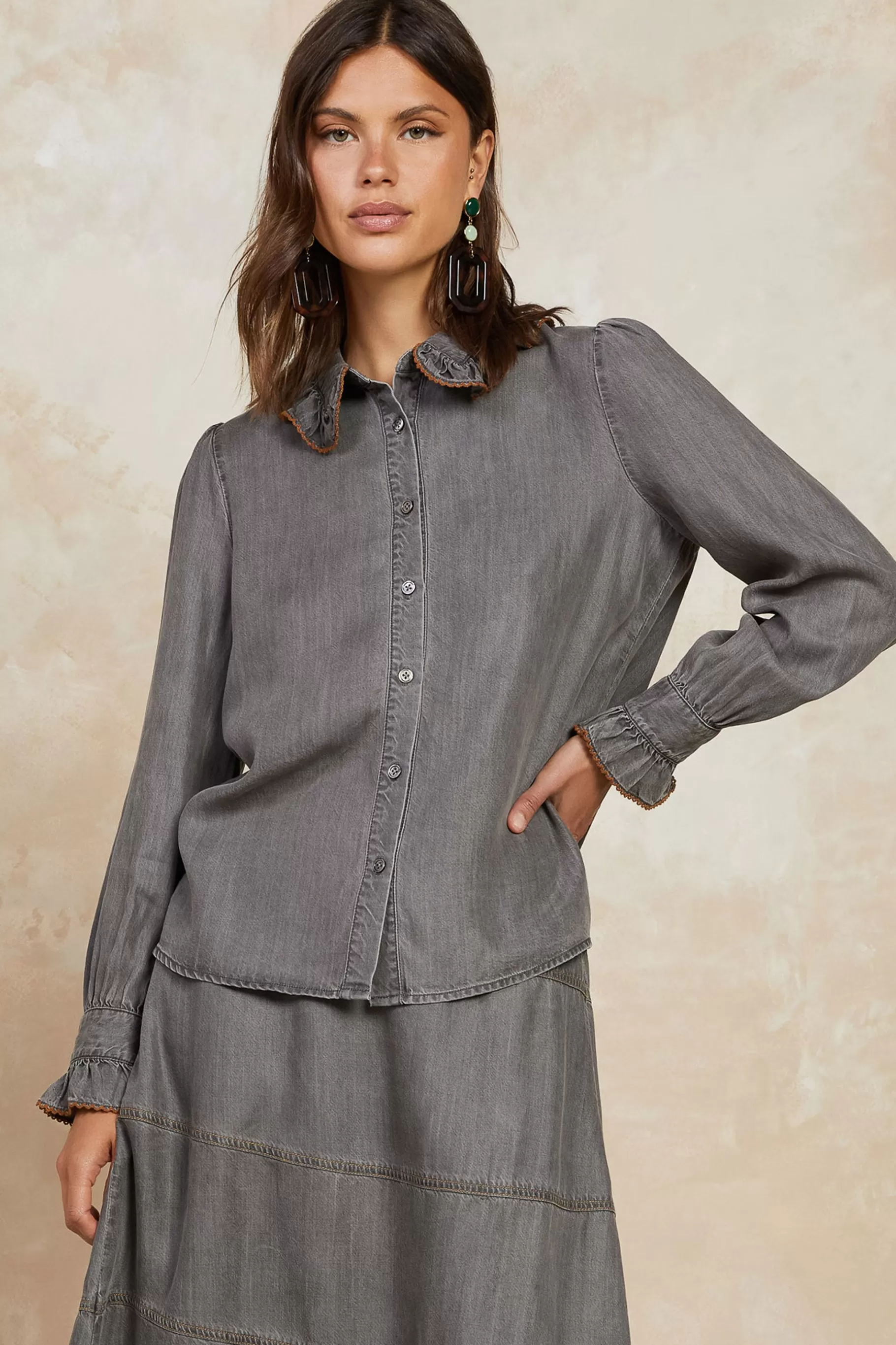 Current Air Long Sleeve Tops>Chambray Button Down Blouse WASHEDBLACK