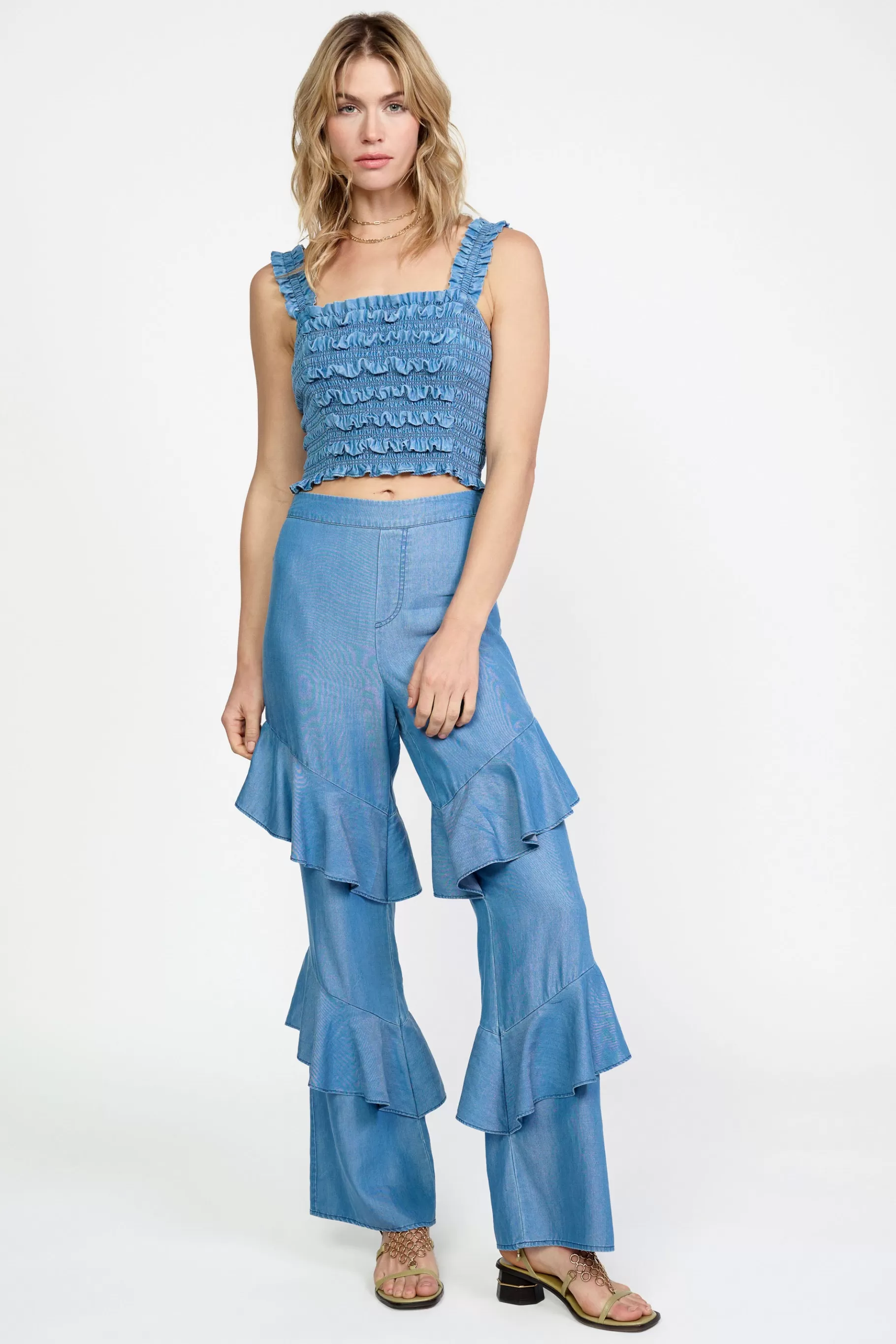 Current Air Sleeveless Tops>Smocked Crop Top CHAMBRAY