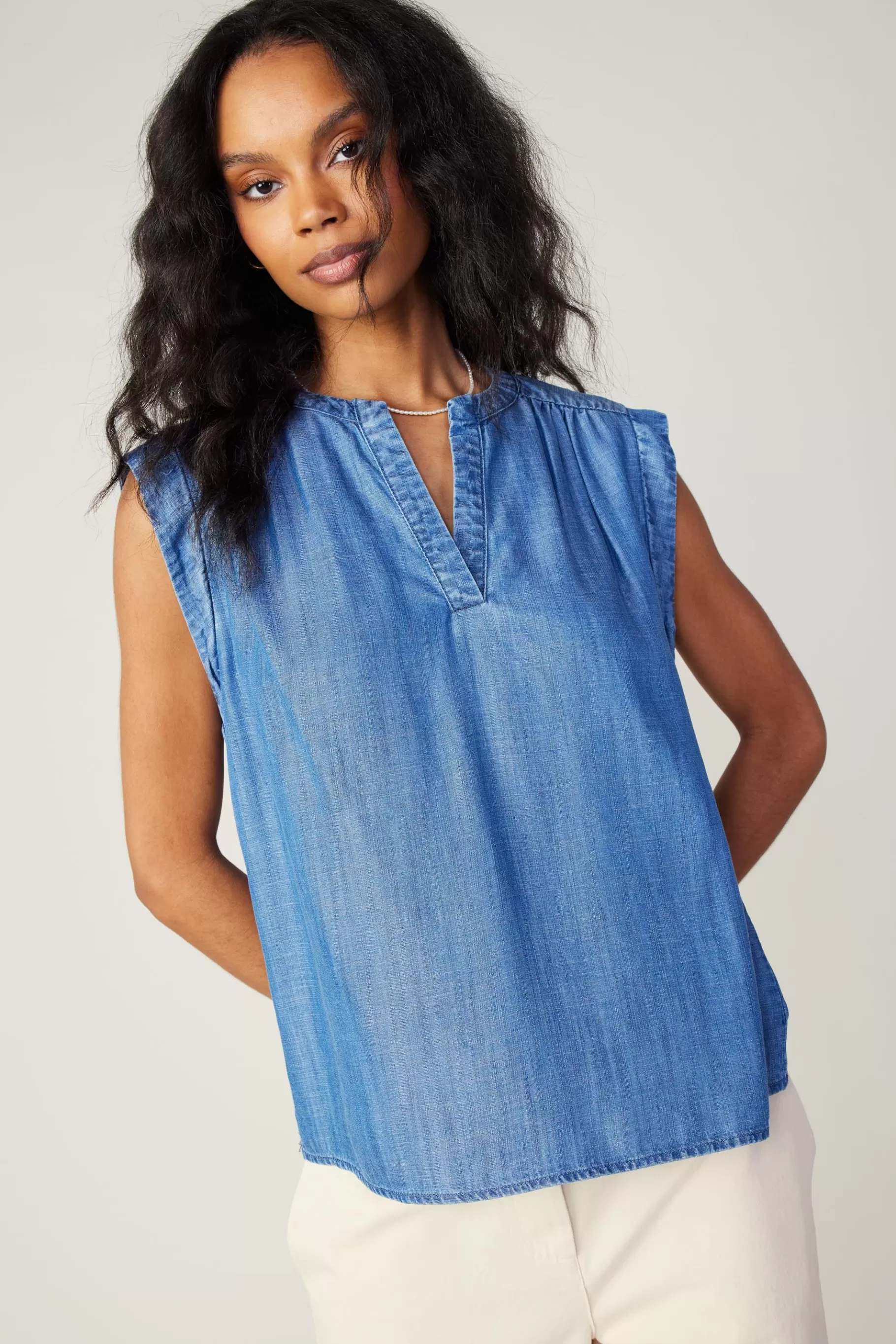 Current Air Sleeveless Tops>Tank Top CHAMBRAY