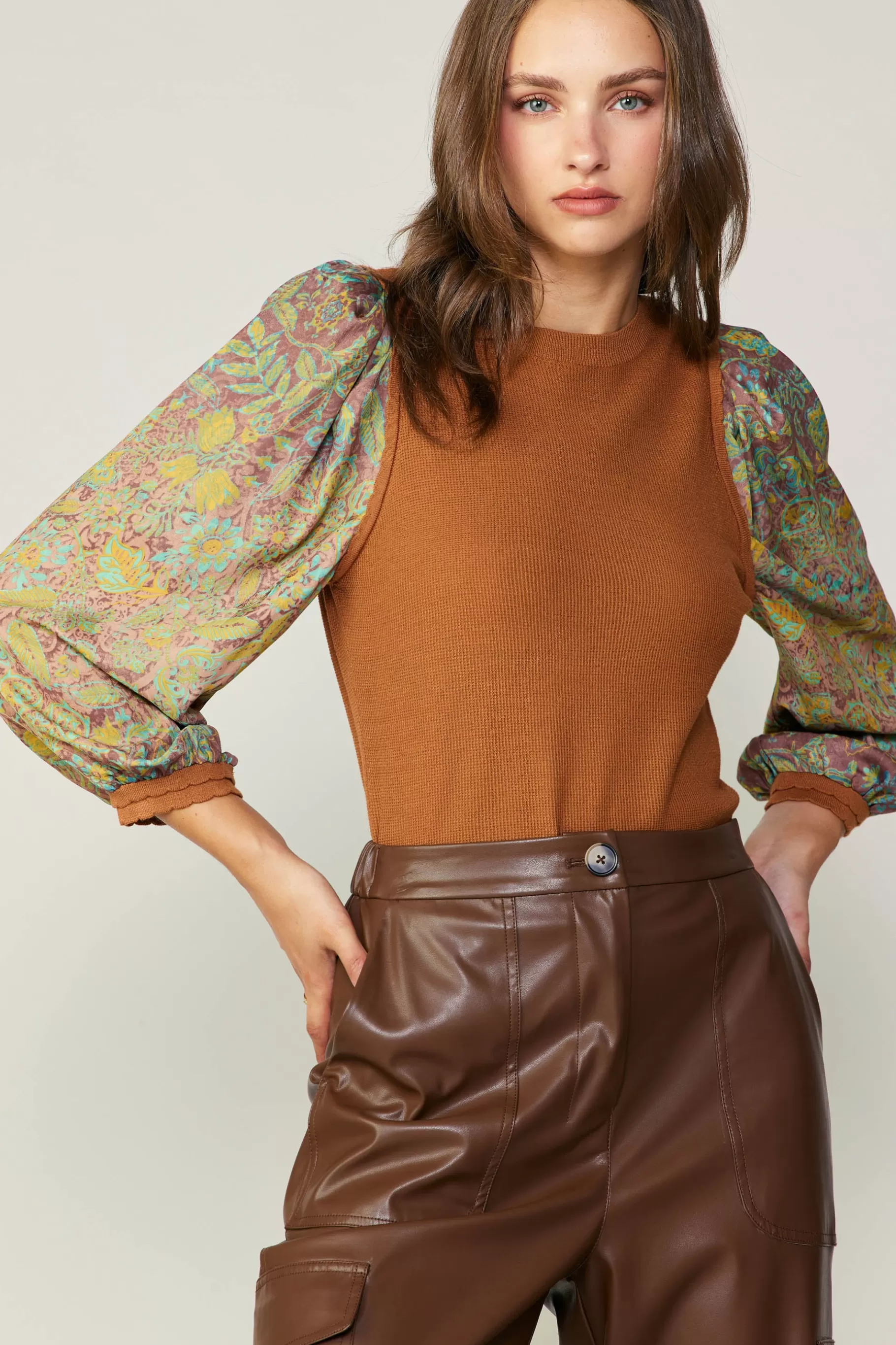 Current Air Sweaters>Contrast Sleeve Sweater Top CAMELGREEN