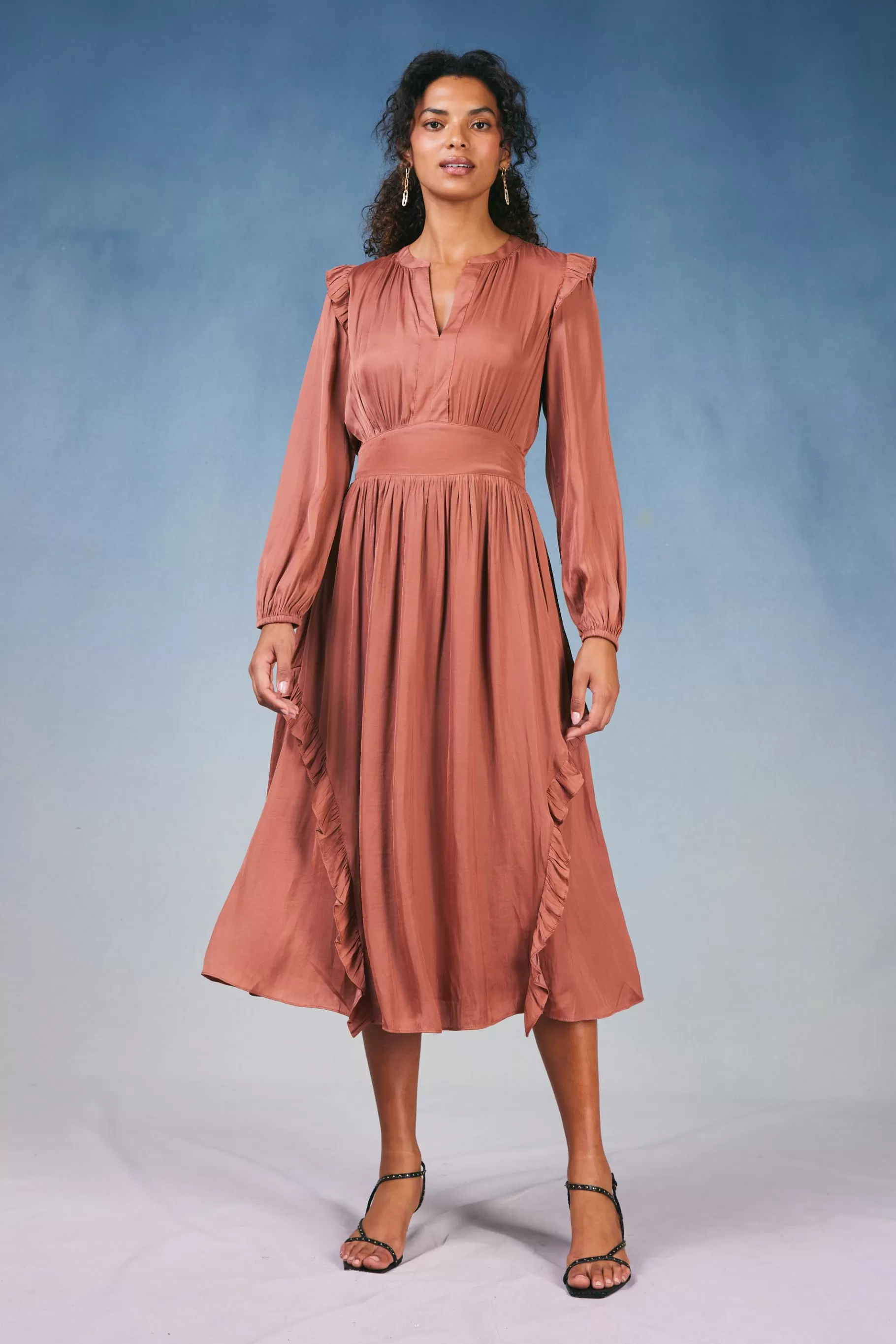 Current Air Midi Dresses>Emmaline Ruffled Midi Dress CARAMEL
