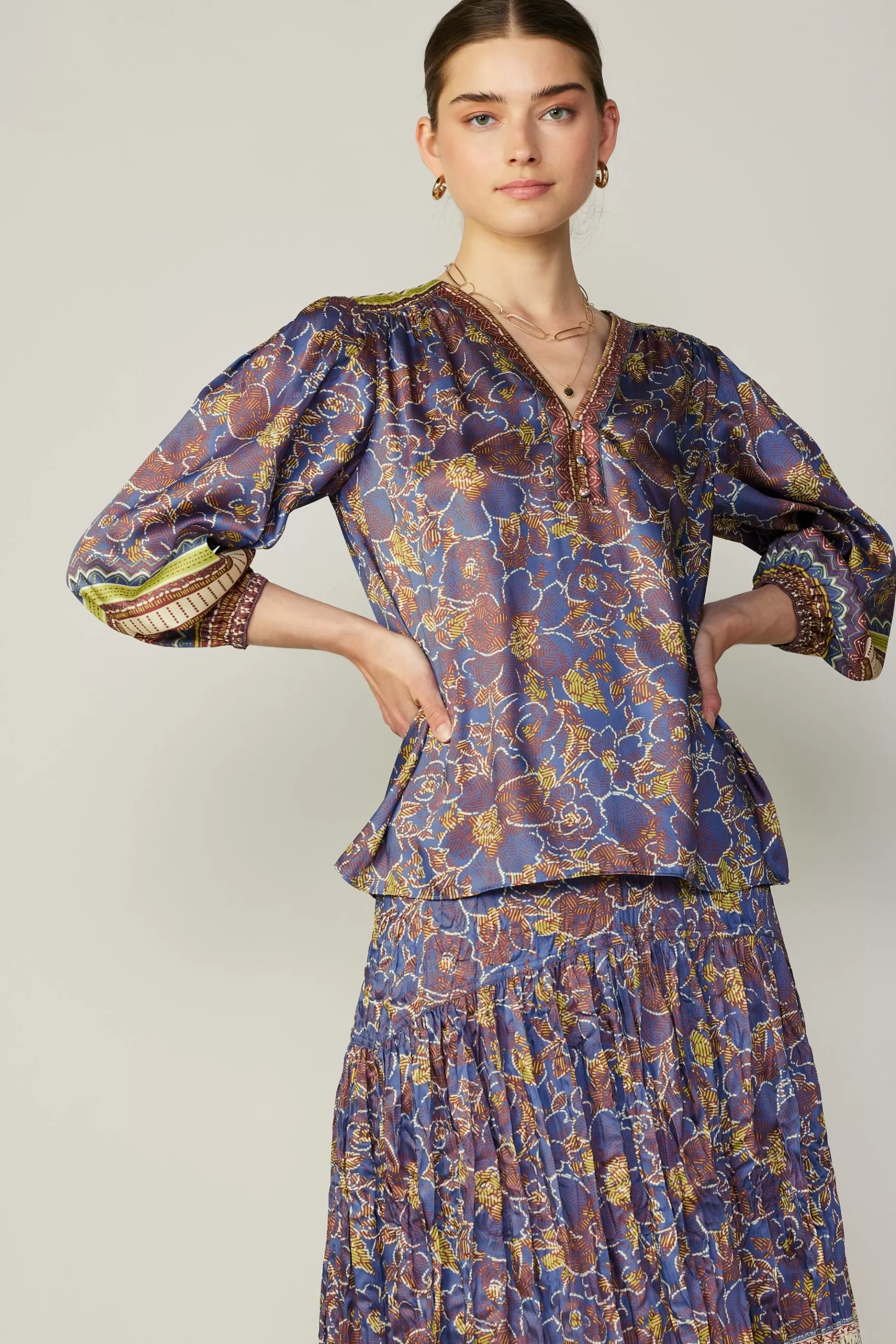 Current Air Long Sleeve Tops>Floral Border Print Top BLUEBROWNMLT