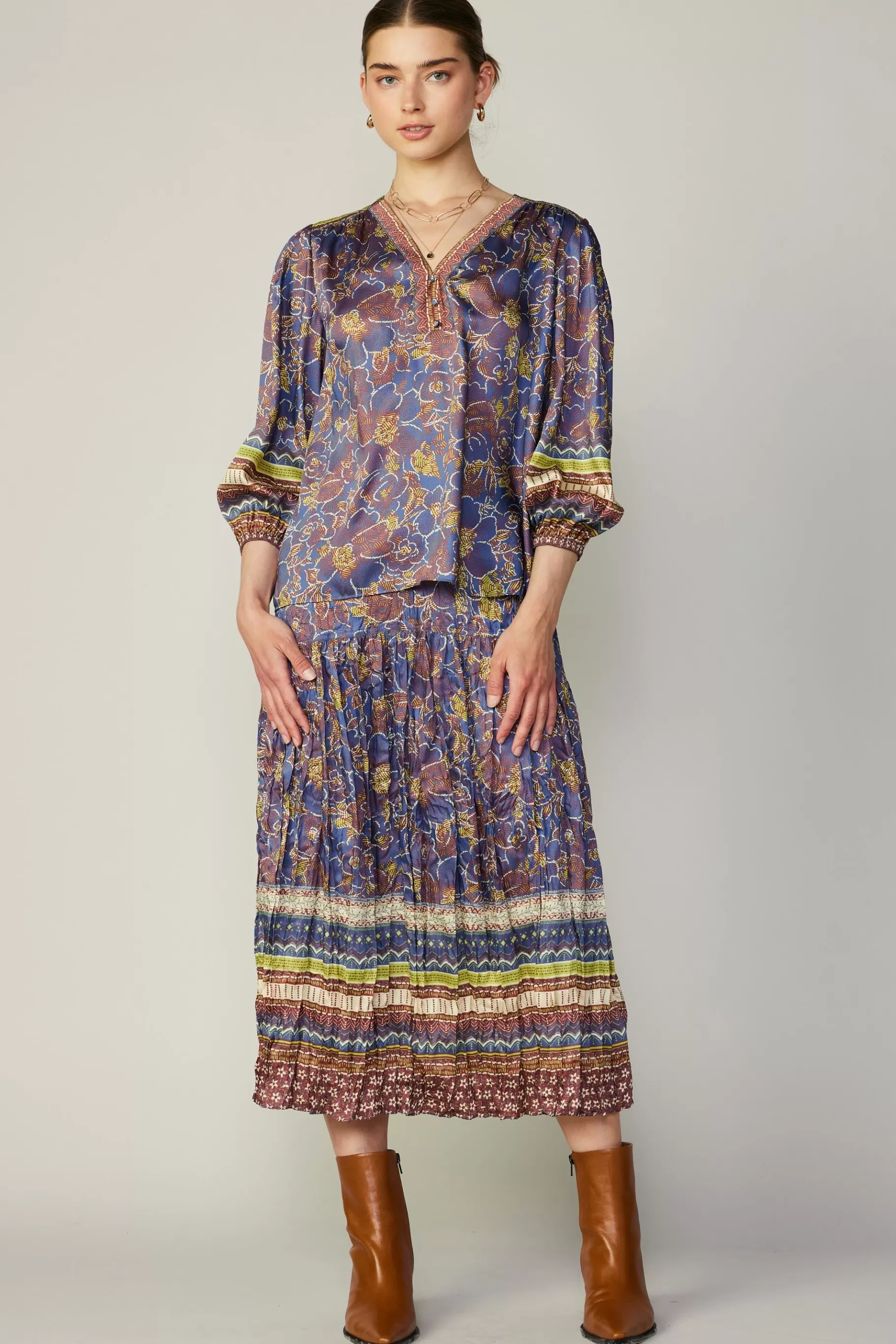 Current Air Long Sleeve Tops>Floral Border Print Top BLUEBROWNMLT
