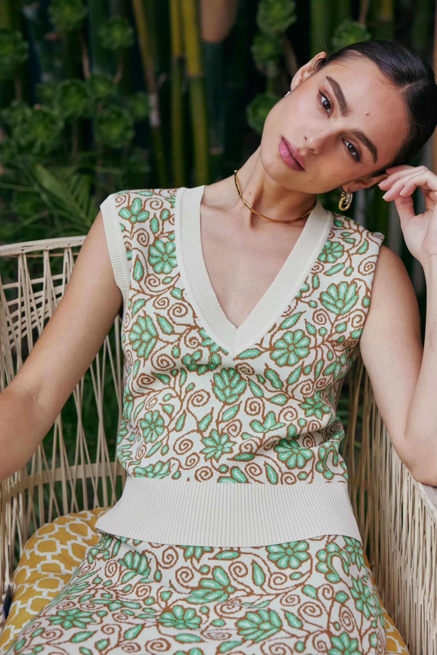 Current Air Knitwear | Sweaters>Floral Sweater Vest GREENMLT