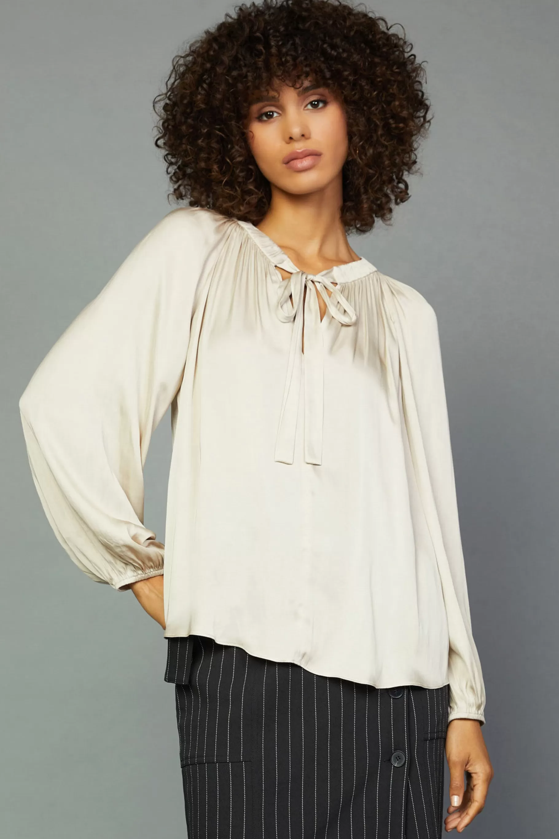Current Air Long Sleeve Tops>Gathered Bow Tie Blouse CREAM
