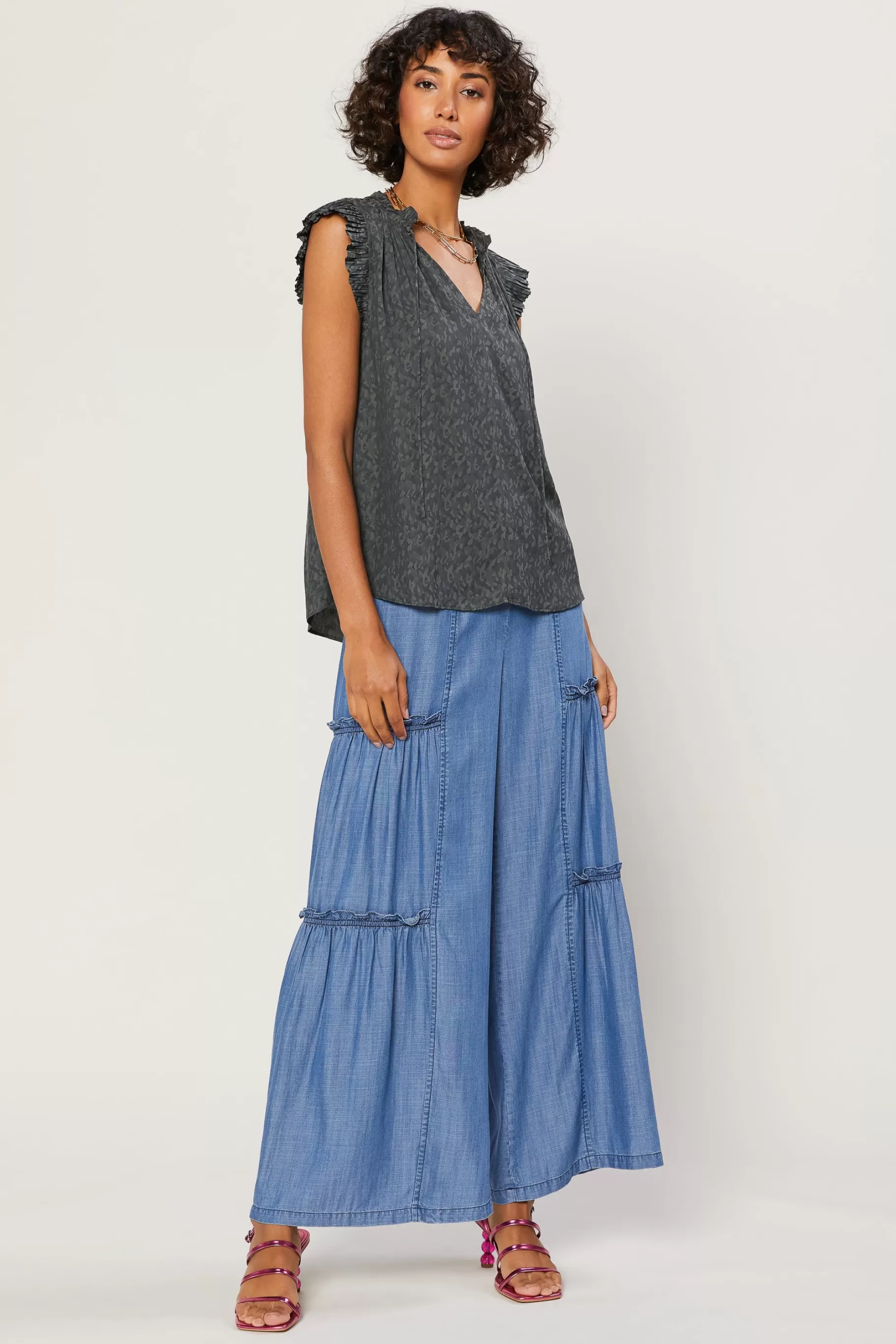 Current Air Sleeveless Tops | Short Sleeve Tops>Margot Jacquard Pleated Sleeve Blouse DARKOLIVE