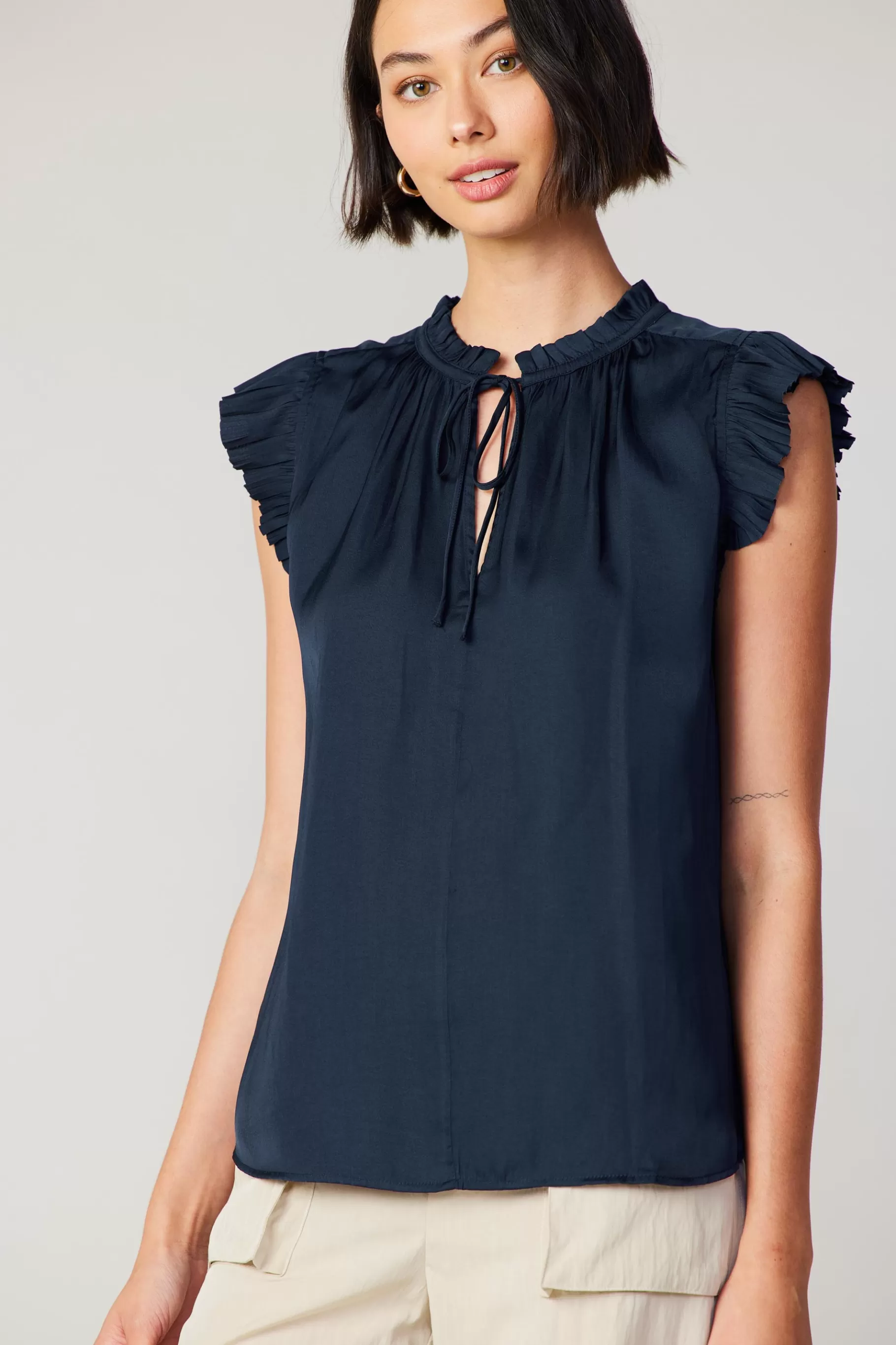 Current Air Short Sleeve Tops>Margot Pleated Sleeve Blouse DARKNAVY
