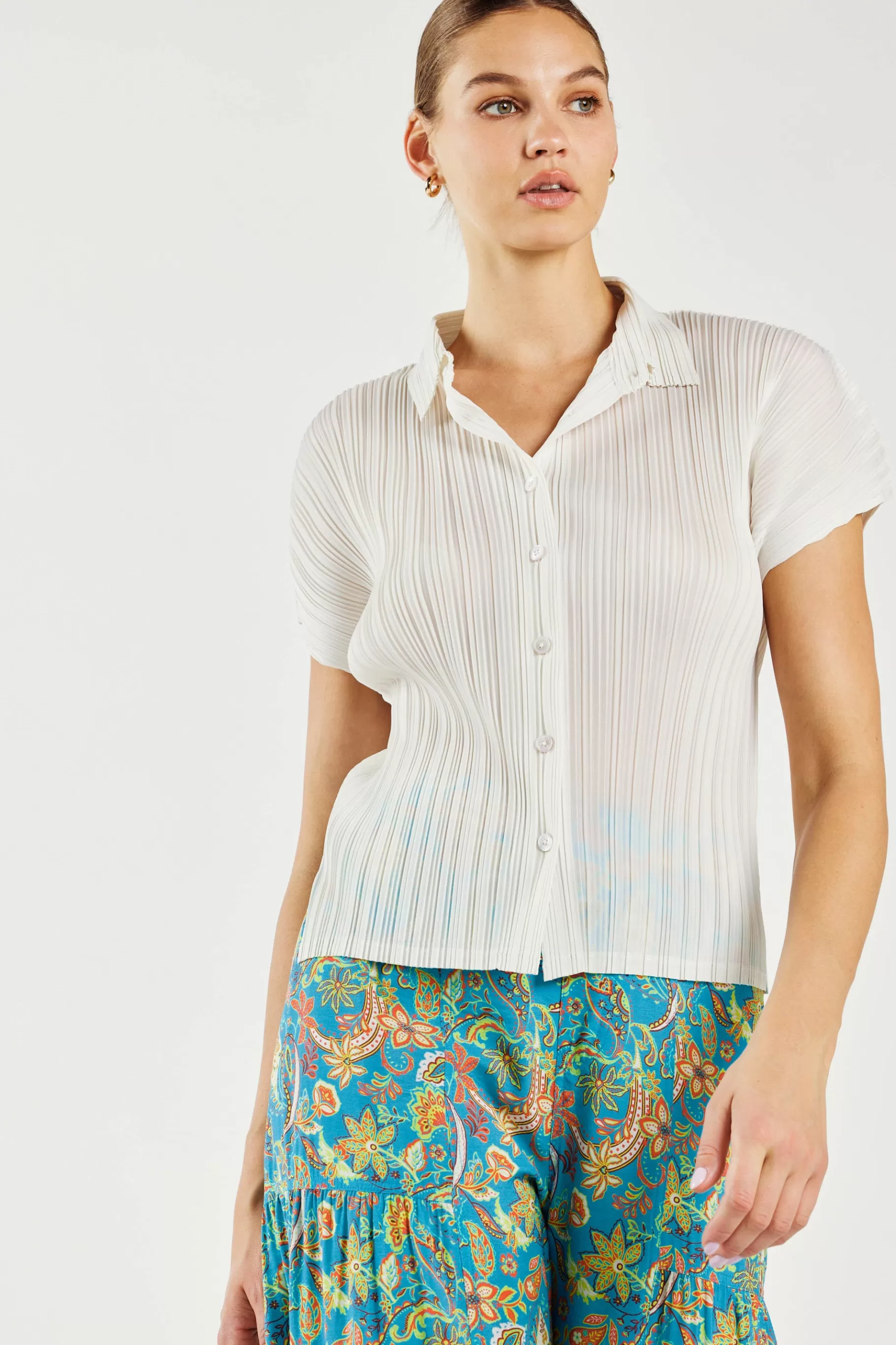 Current Air Short Sleeve Tops>Pleated Button Down Top UNBLEACHED