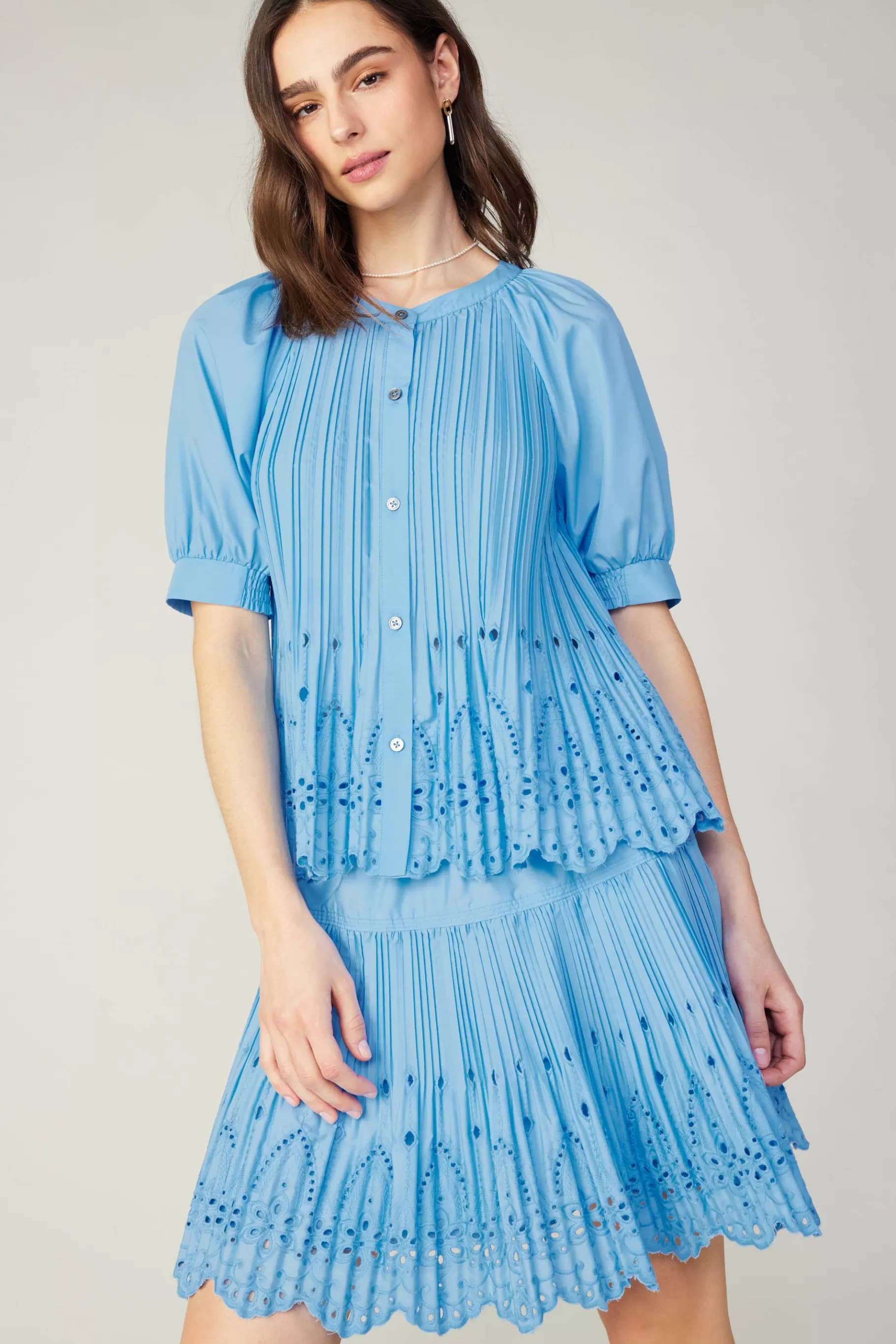 Current Air Short Sleeve Tops>Pleated Eyelet Blouse BABYBLUE