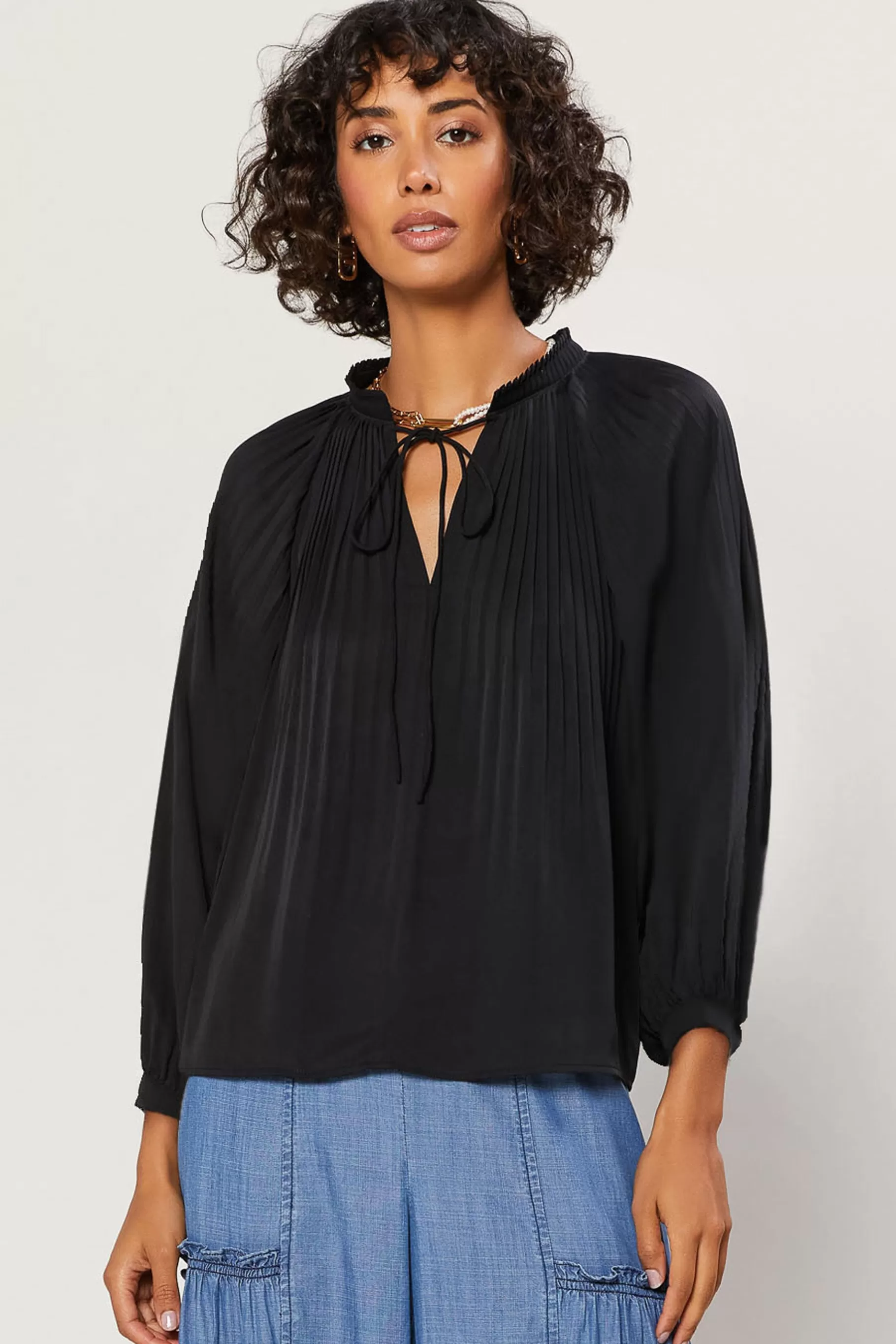 Current Air Long Sleeve Tops>Pleated Split Neck Top BLACK