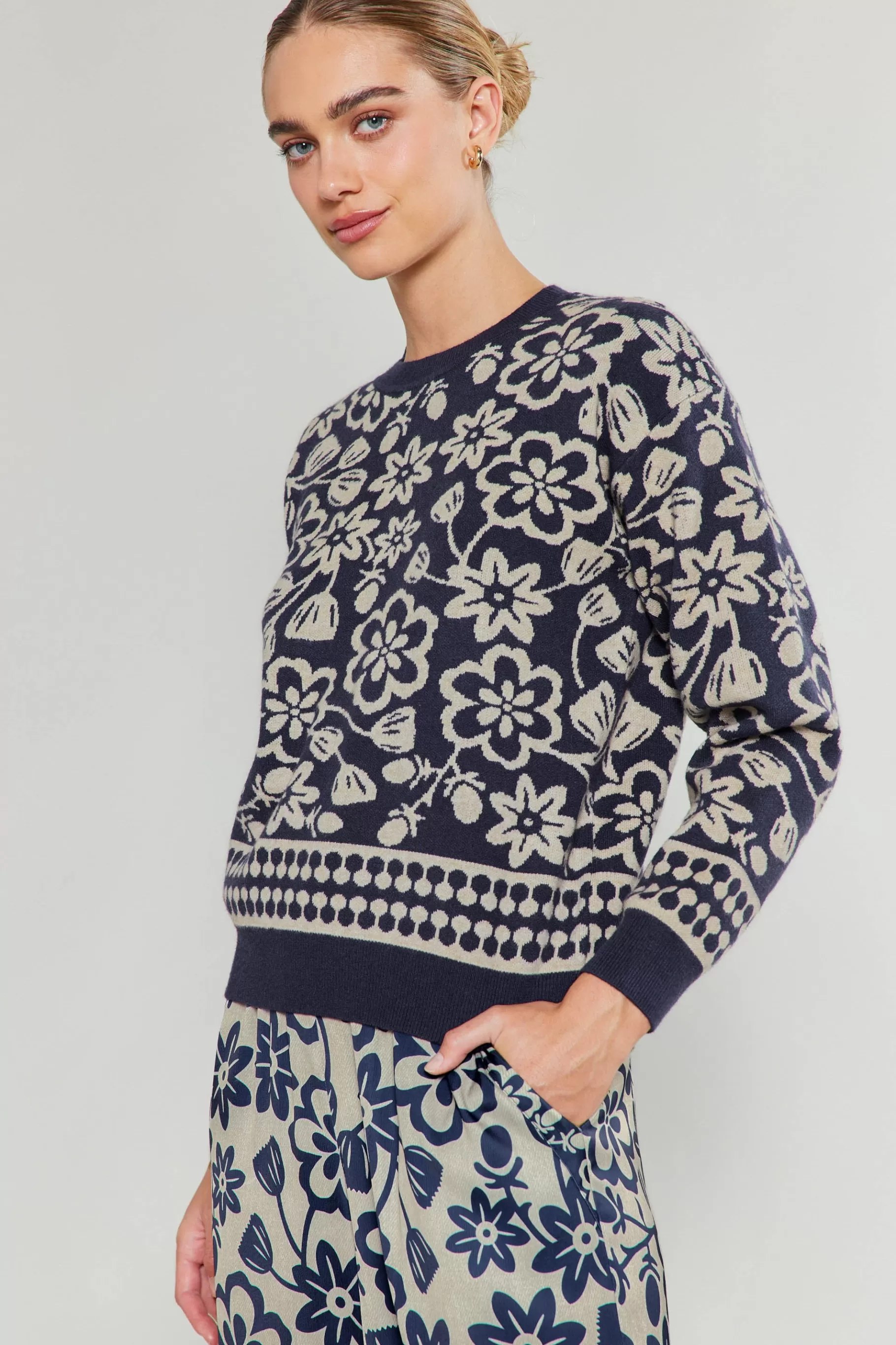 Current Air Knitwear | Sweaters>Pullover Floral Sweater BLUEMLT