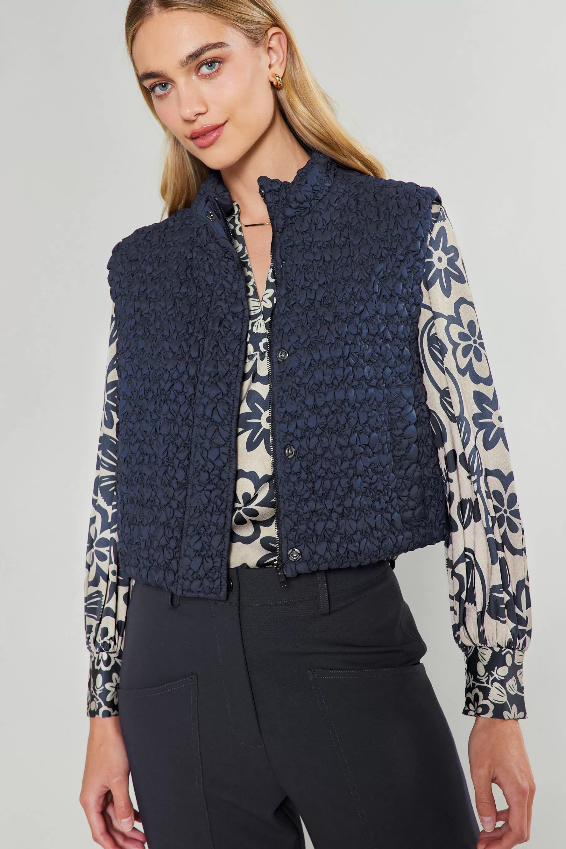 Current Air Coats & Jackets>Quilted Cropped Vest NAVY