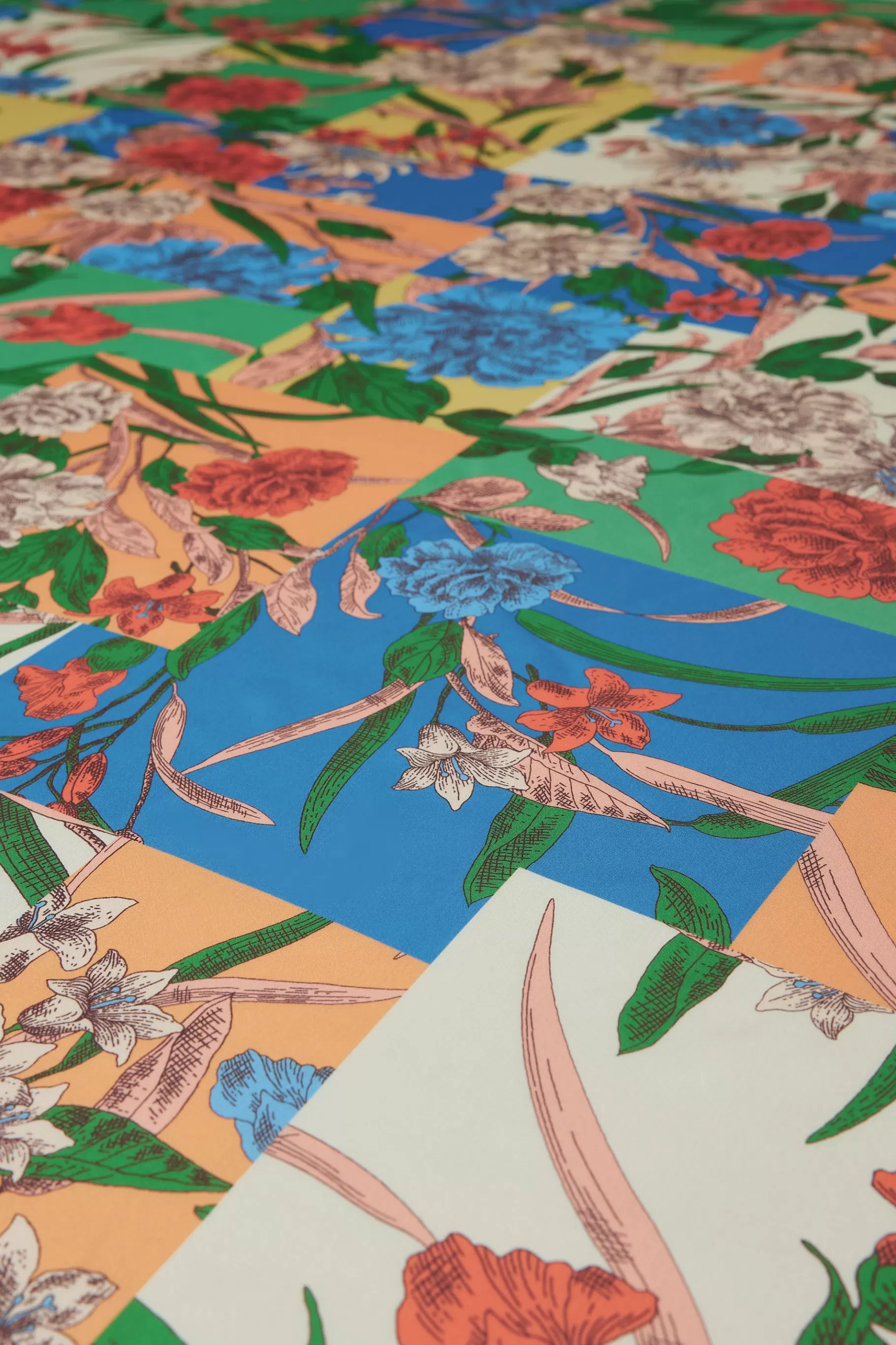 Current Air Accessories>Recycled Signature Print Large Scarf FLORALCOLORBLOCK