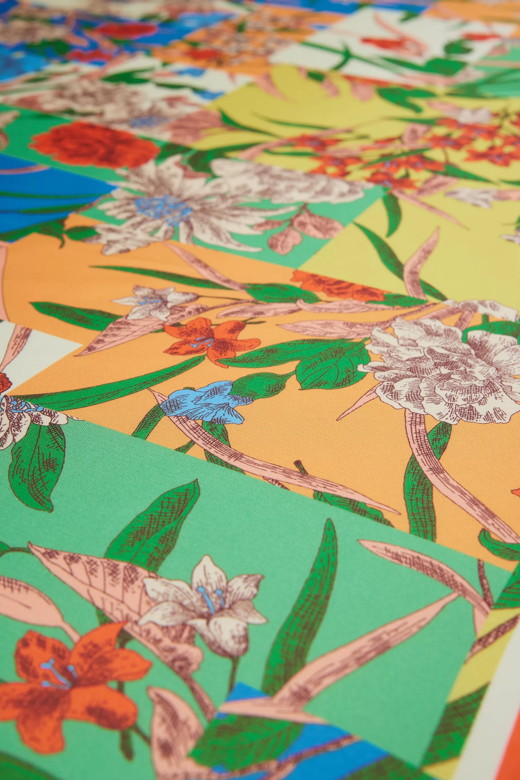 Current Air Accessories>Recycled Signature Print Scarf FLORALCOLORBLOCK