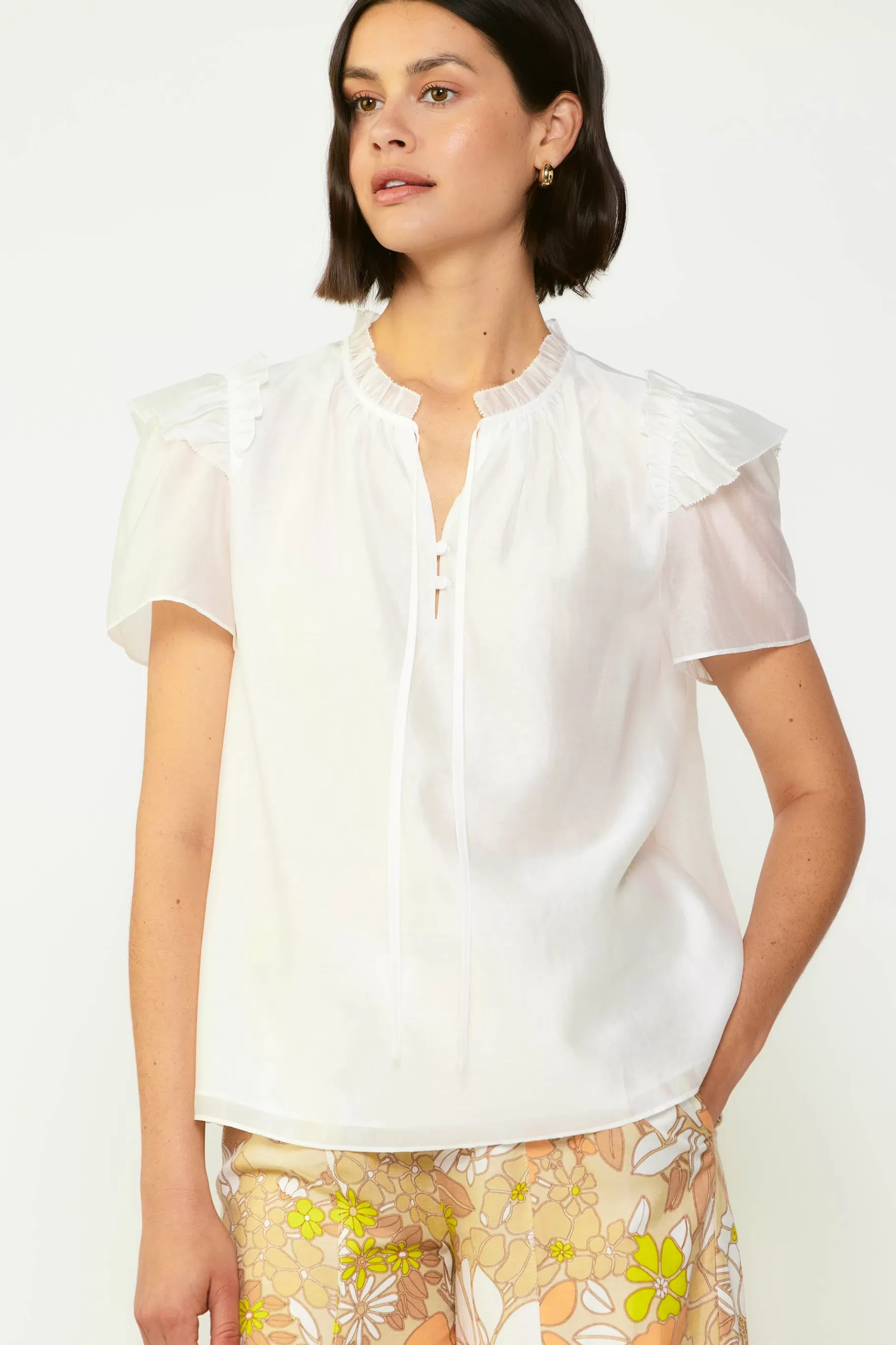 Current Air Short Sleeve Tops>Ruffled Shoulder Blouse WHITE